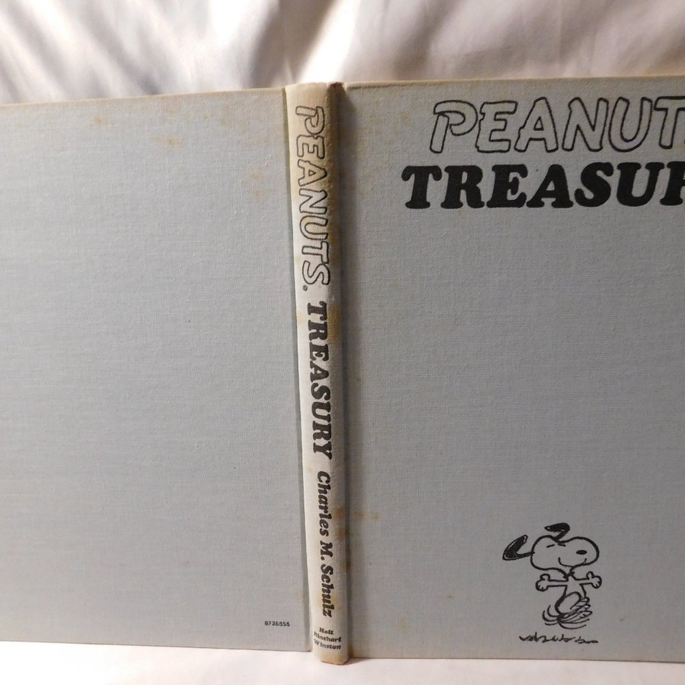 Peanuts Treasury by Charles M Schulz 1969 Hardcover Book Vintage - Picture 7 of 9
